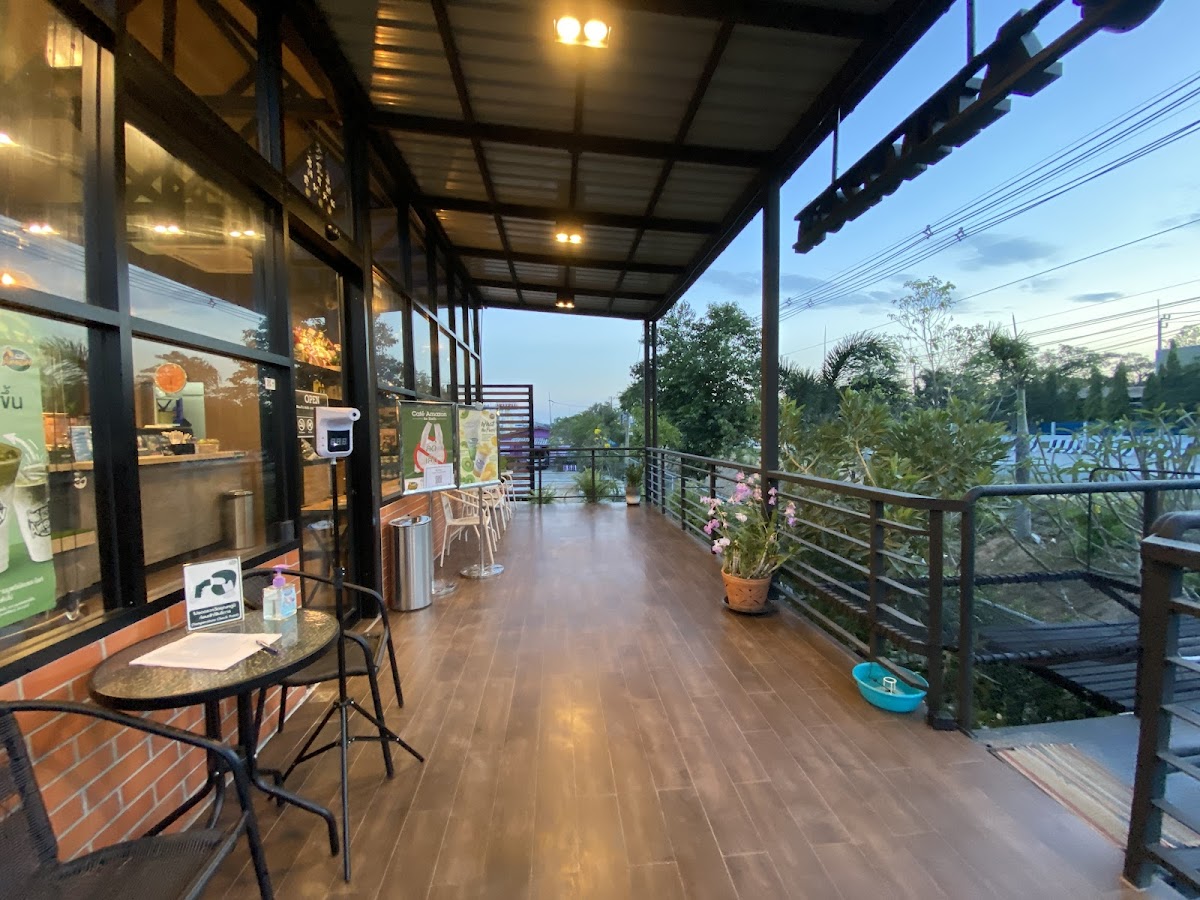 Café Amazon สาขาสนาม WHA เพชรบูรพา