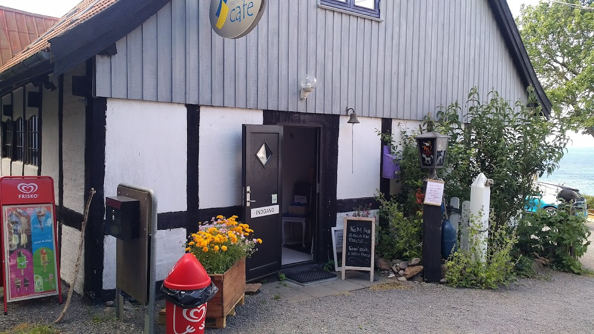 Dines Lille Maritime Café & Den gamle Strandfoged Gård