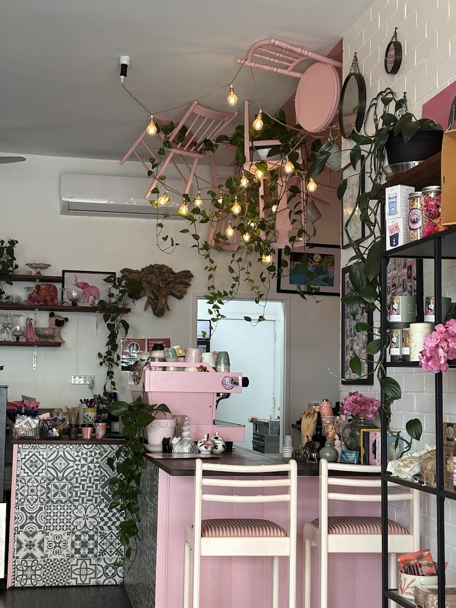 P!nk Elephant Coffee & Micro Deli