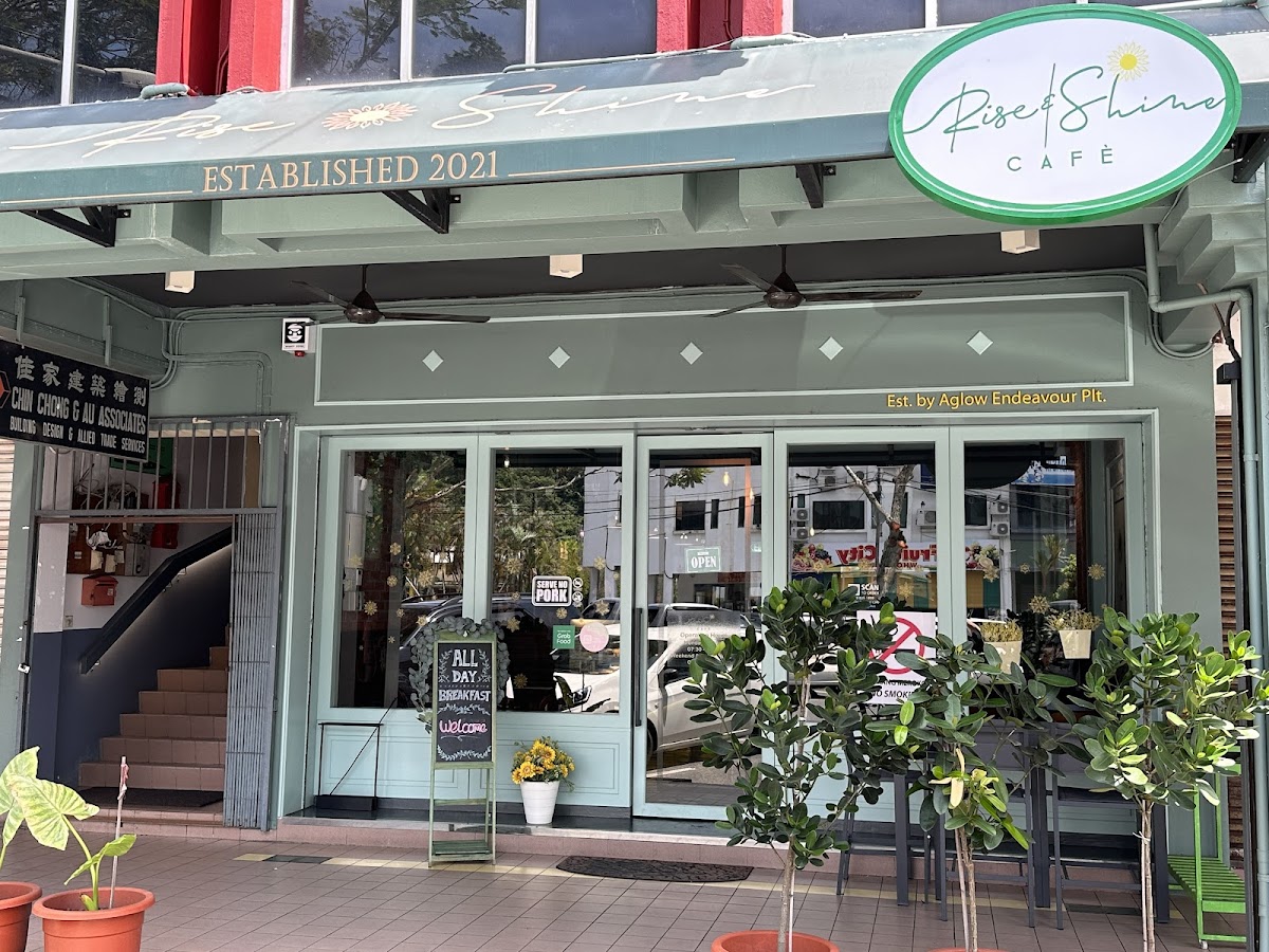 Rise & Shine Cafe Miri