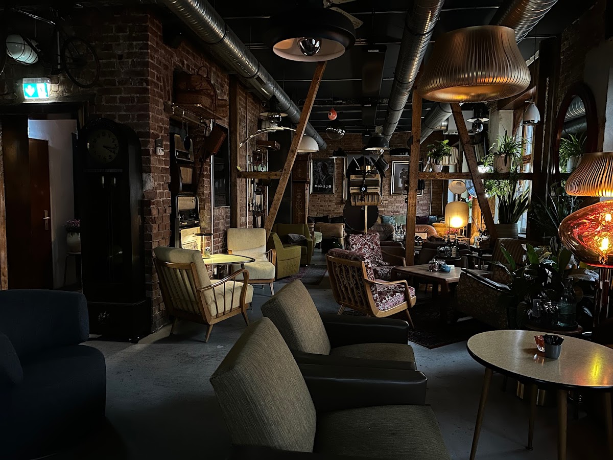 CLASSIC BY COACH Kunst + Unterhaltung