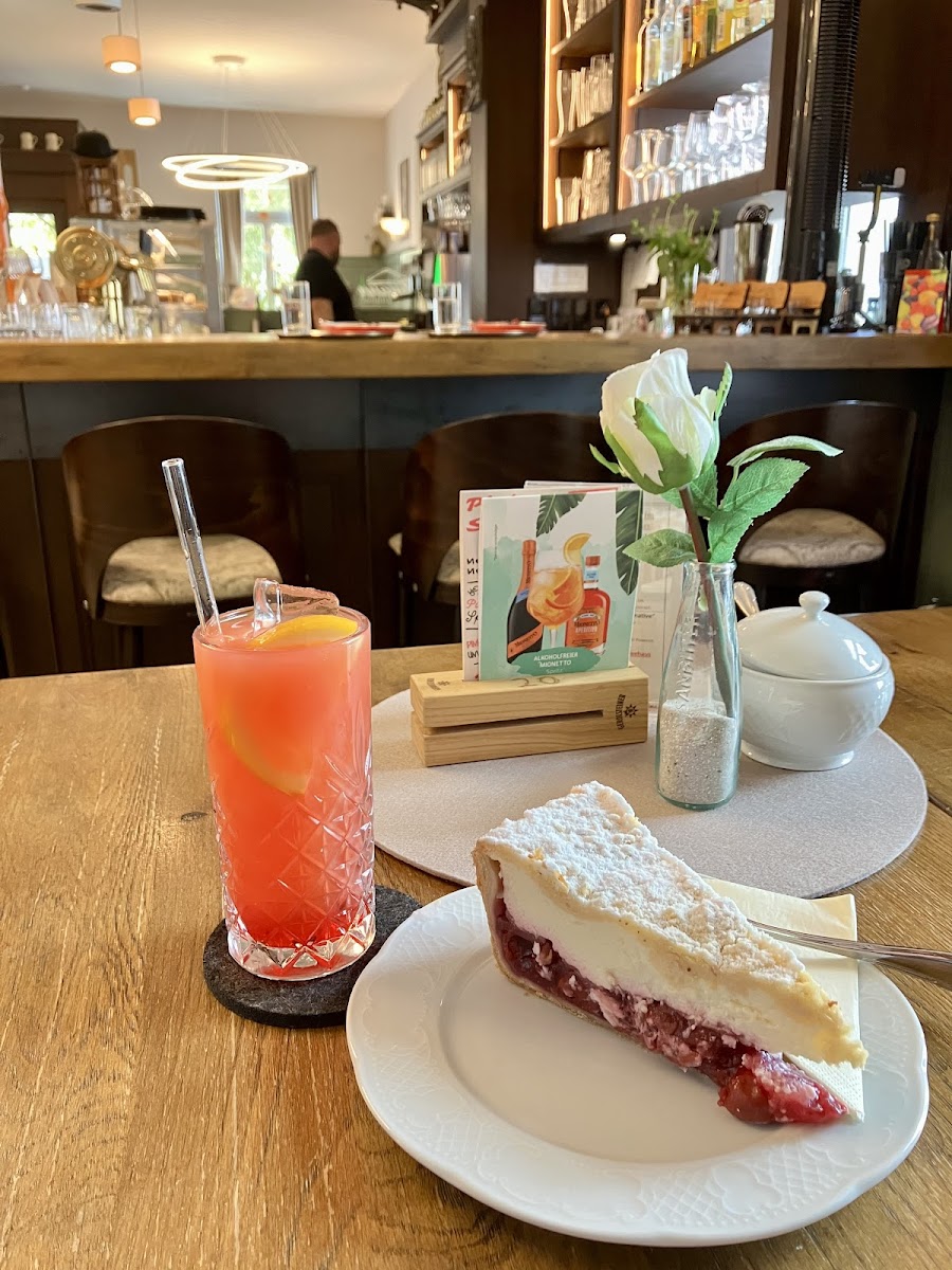 Wiener Kaffeehaus Gutmann - Fruhstuck - Mittagstisch - Kaffee & Kuchen - 4