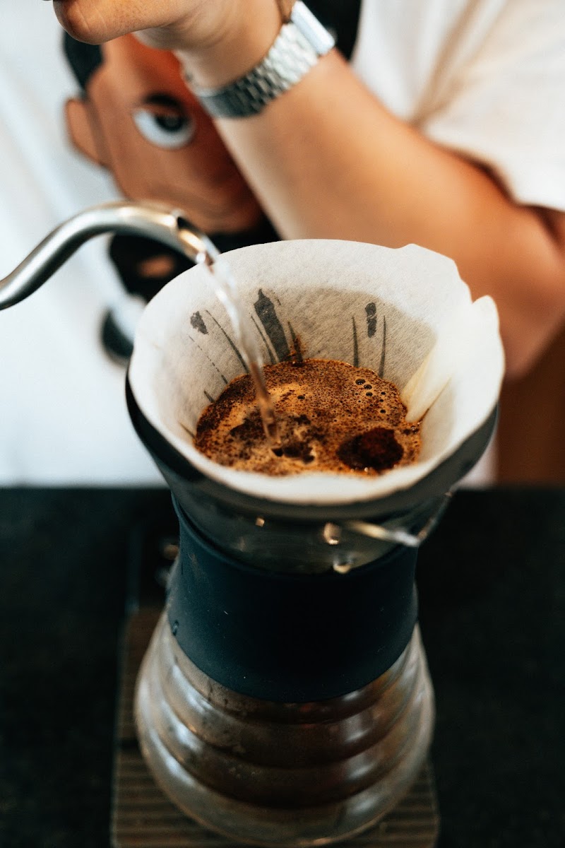 Le Flaneur Cafe & Bar - 3