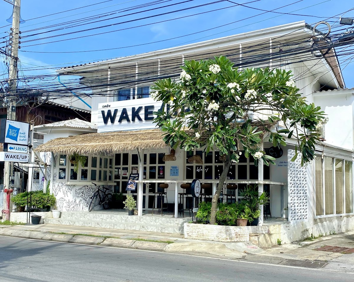 Wake/Up Cafe and Bar