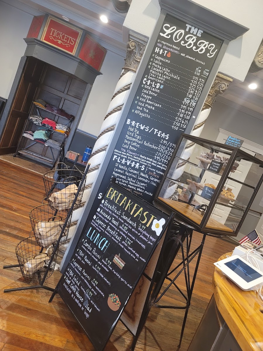 The Lobby Coffee Shop - 7