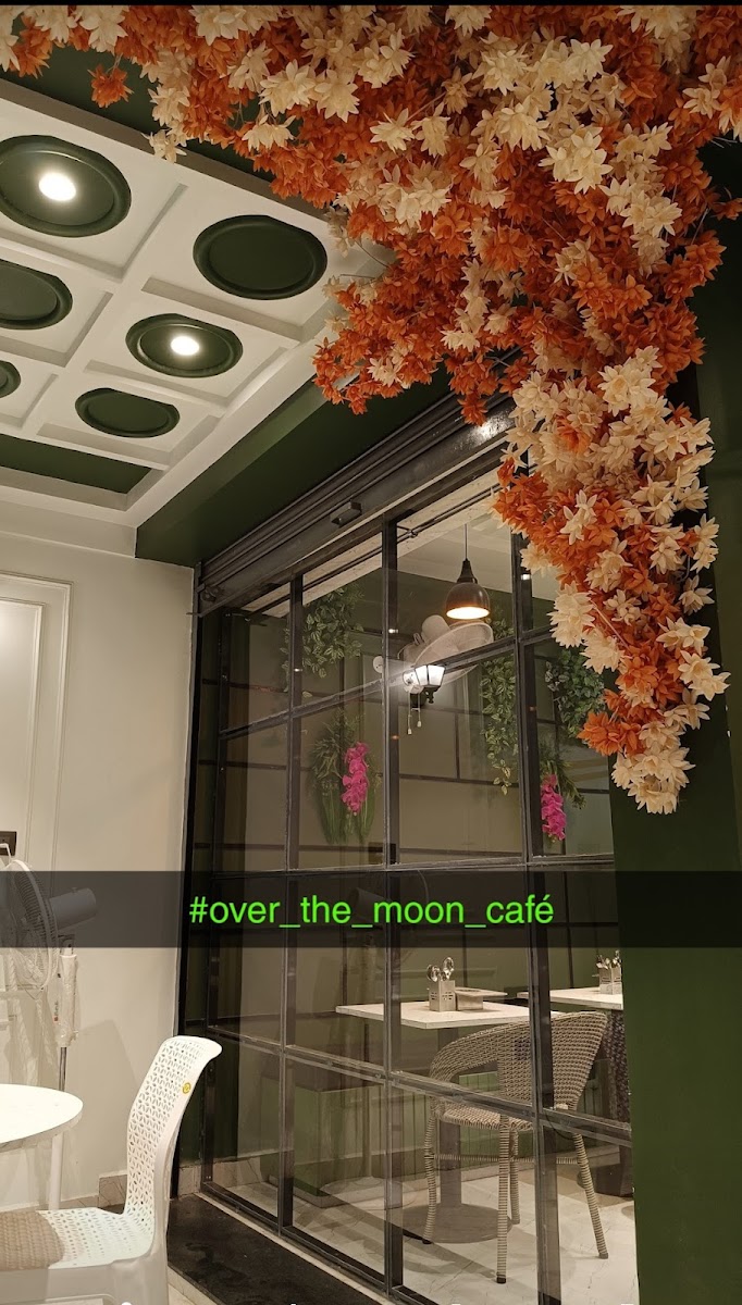 Over the moon café - 2