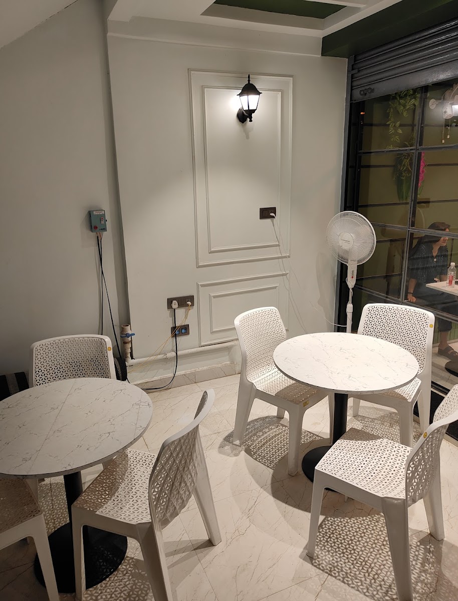 Over the moon café - 3