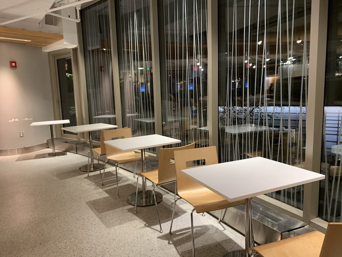 Garden Cafe at BWH - 3