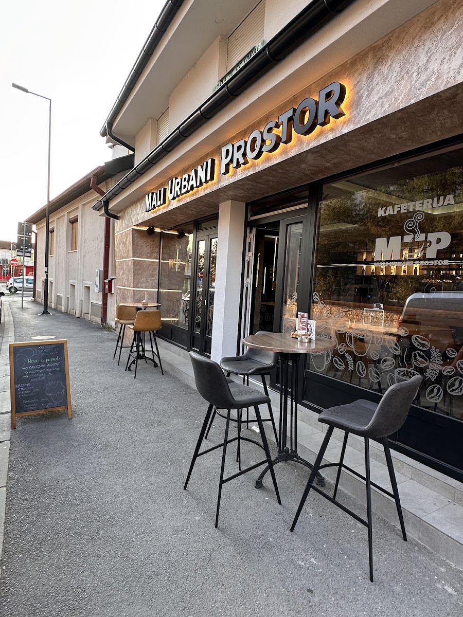 Mali Urbani Prostor - 4