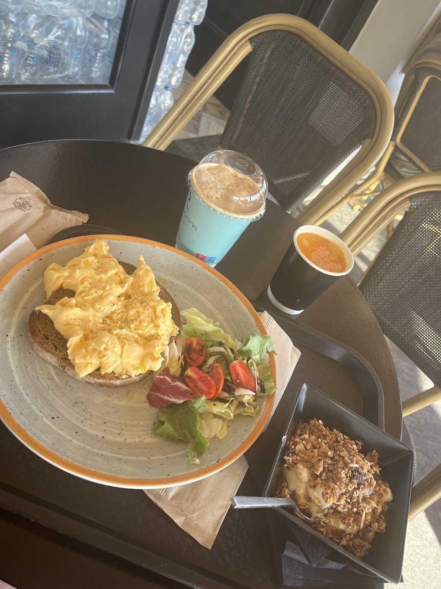 Ragoussis Bakery - 10