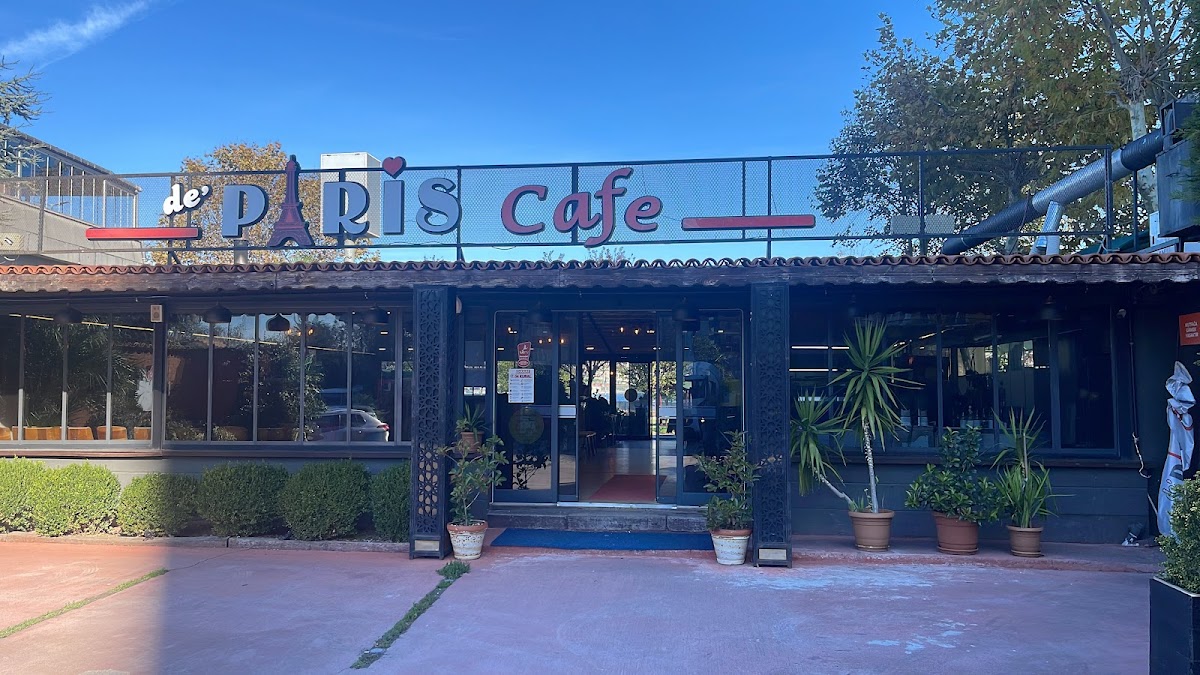 de PARİS Cafe