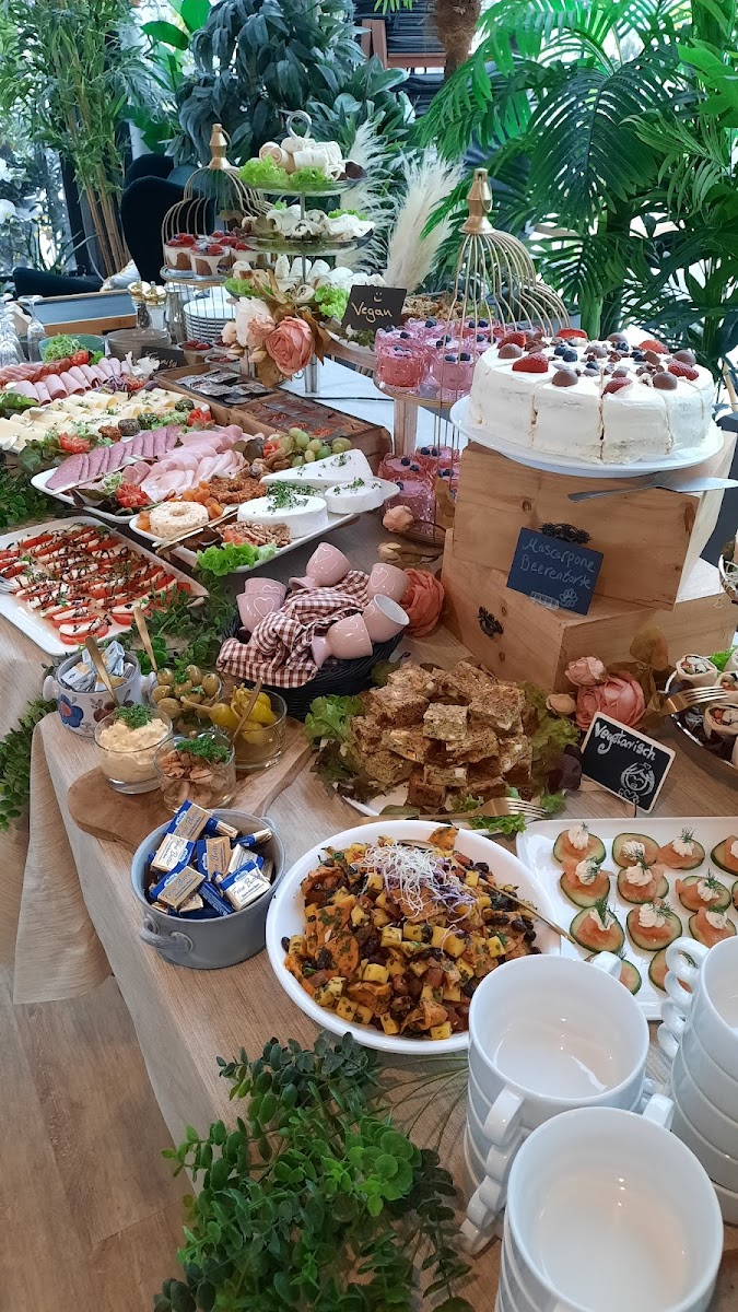 Gartencenter Ahrens + Sieberz (Goldis Garten Café) - 4