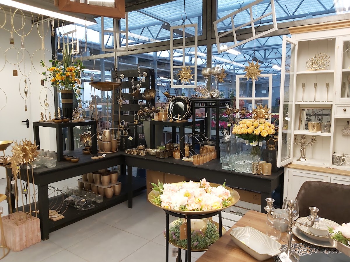 Gartencenter Ahrens + Sieberz (Goldis Garten Café) - 6