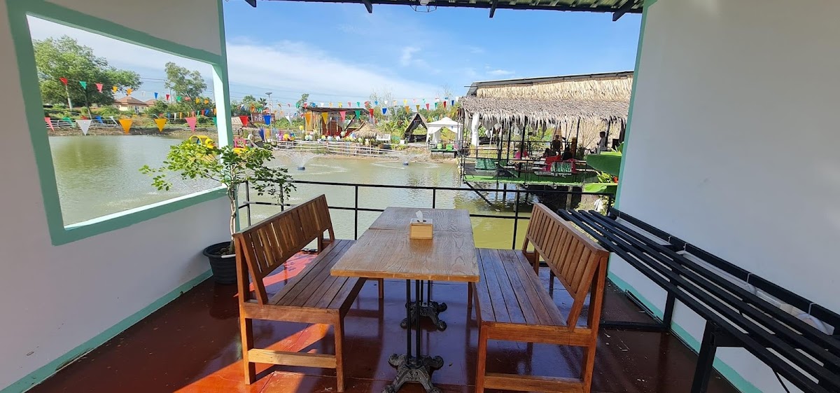 กลิ่นดิน Cafe & Restutant