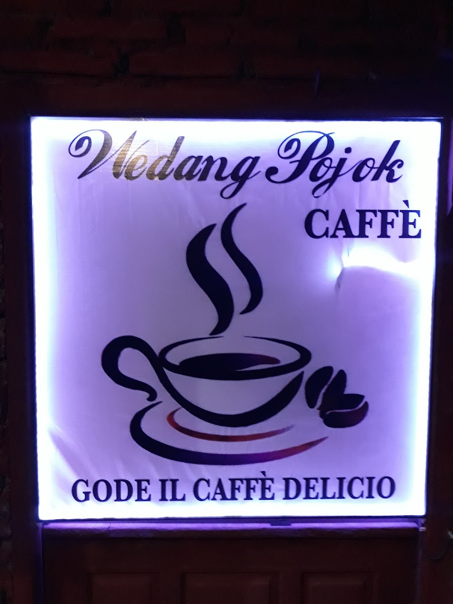 Caffe Wedang Pojok Free Wifi & nobar
