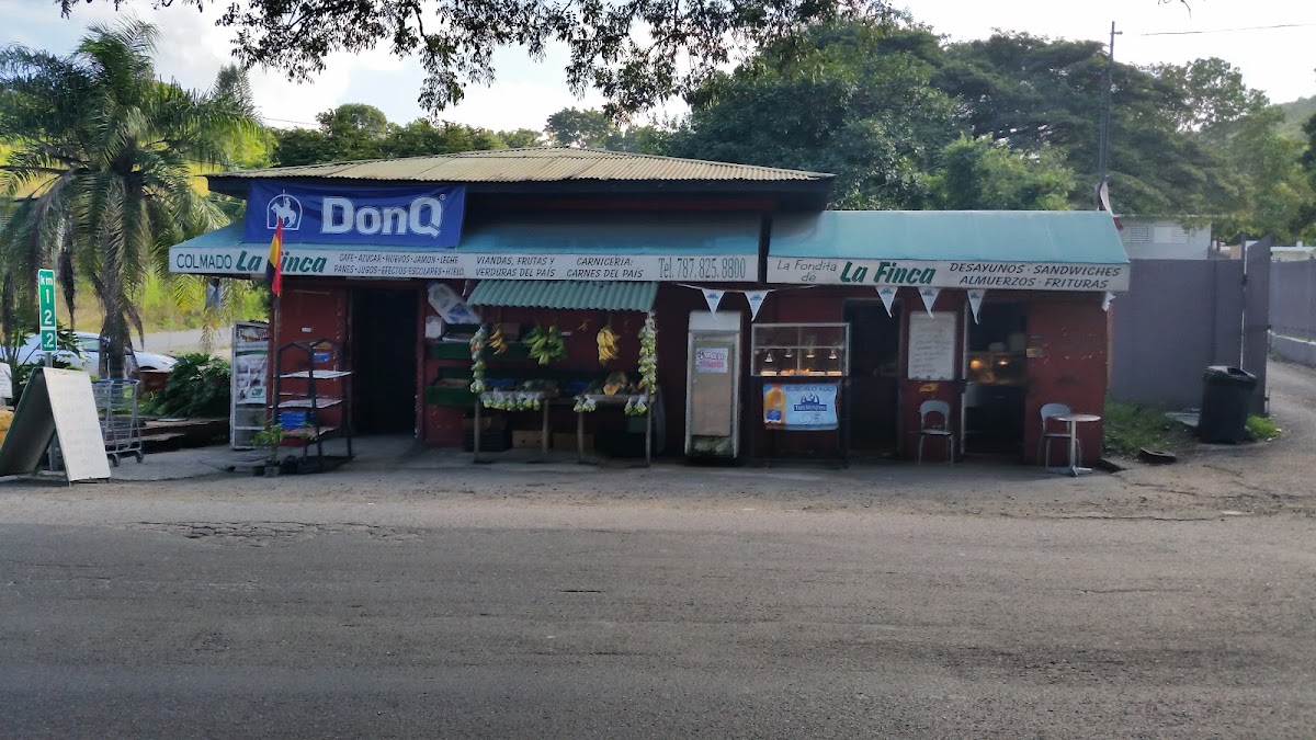 Colmado La Finca y La Fondita de La Finca
