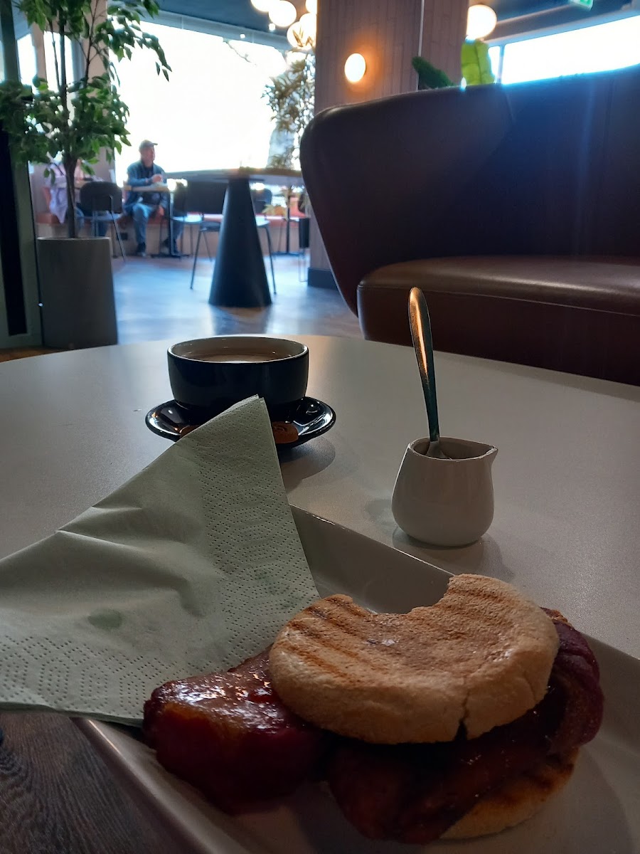 Outset Cafe - 8