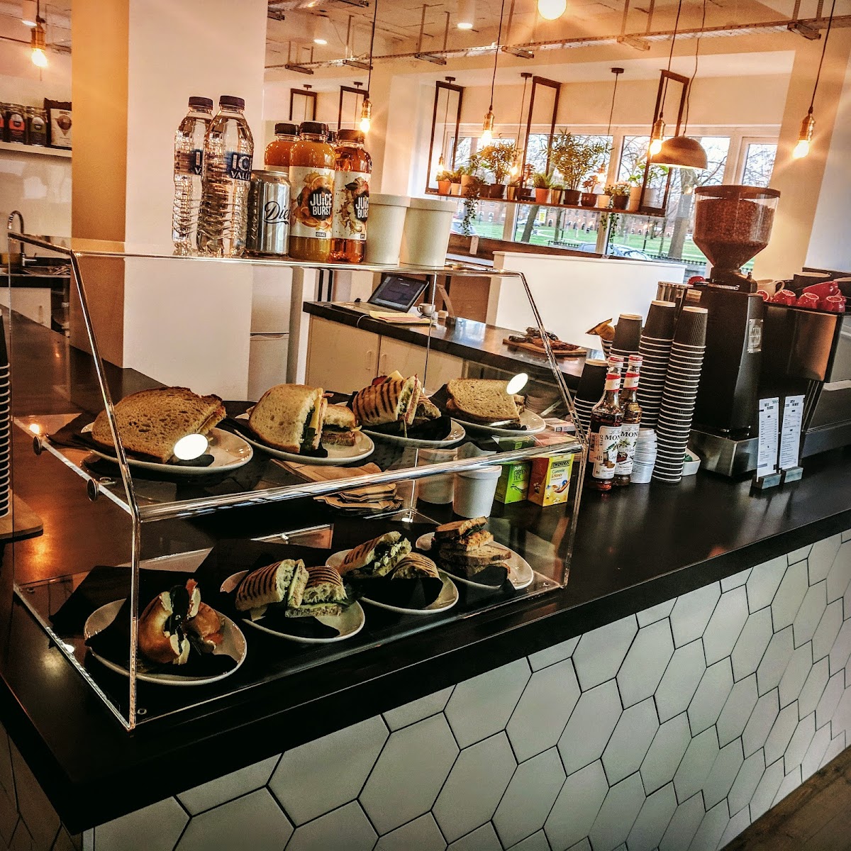 Outset Cafe - 9