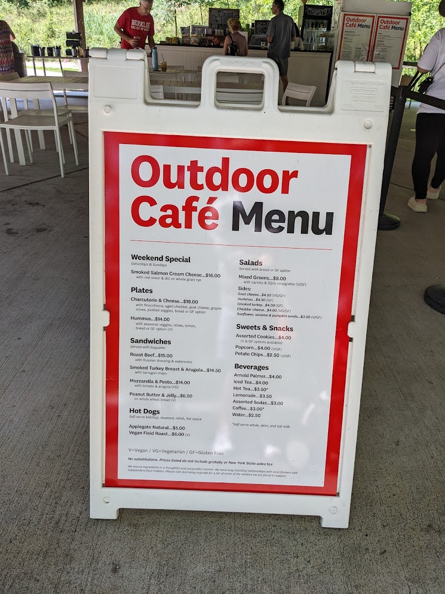 Storm King Outdoor Cafe - 4