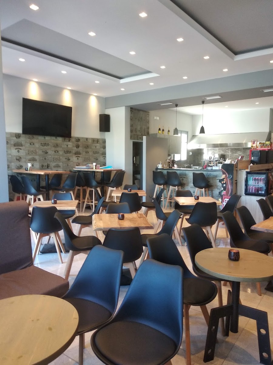 Cafe Edem Κάτω Τριτος