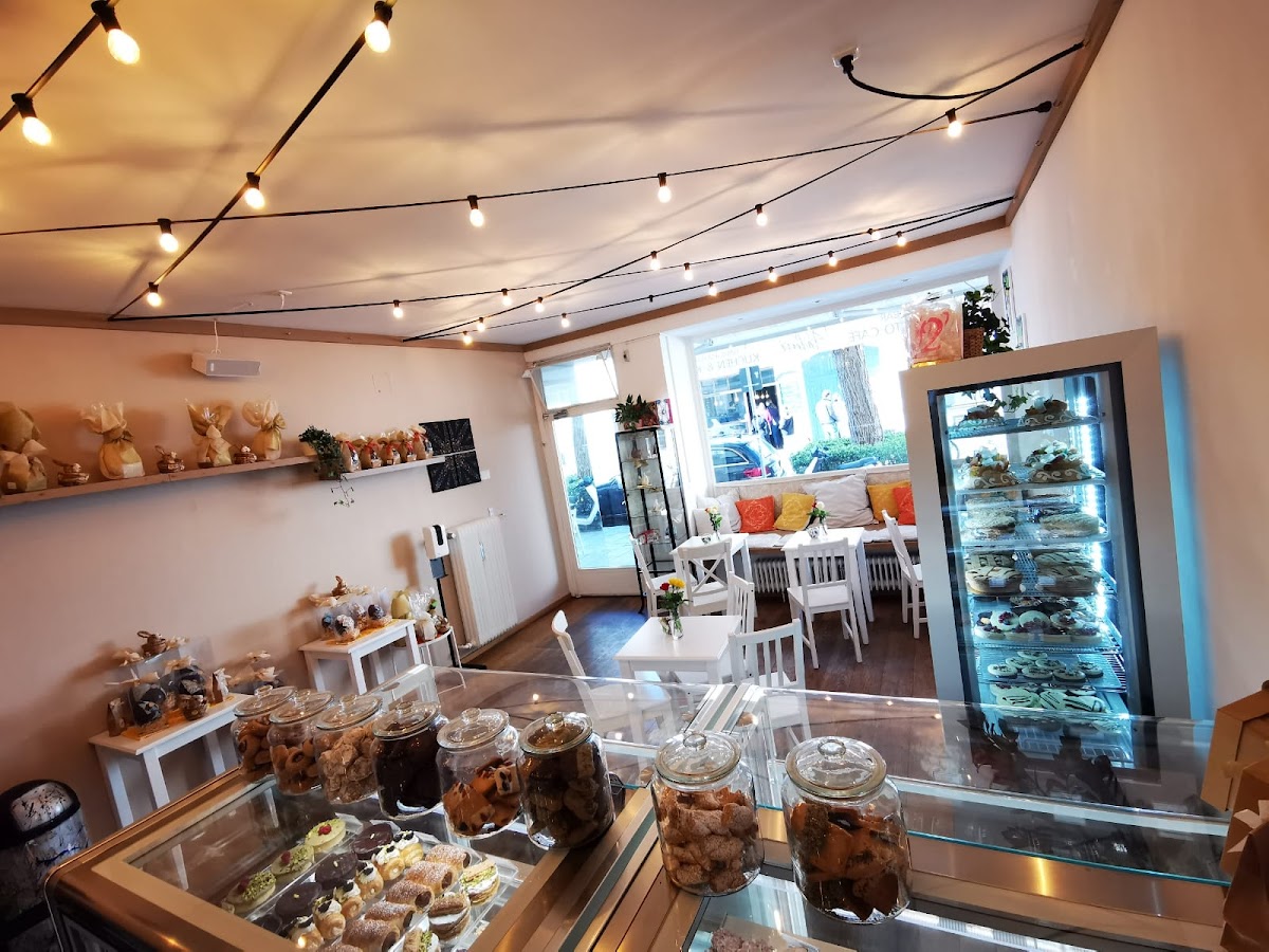 Palmi cafe & Concept Store