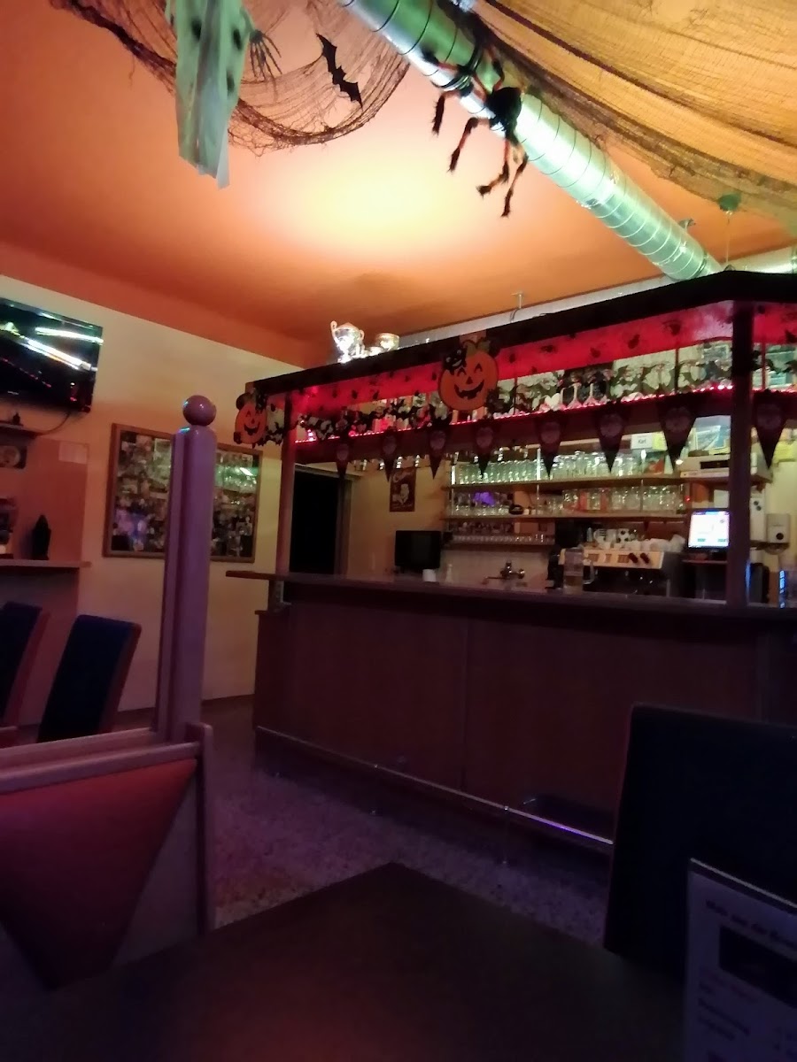 TWIN Café & Pub - 2