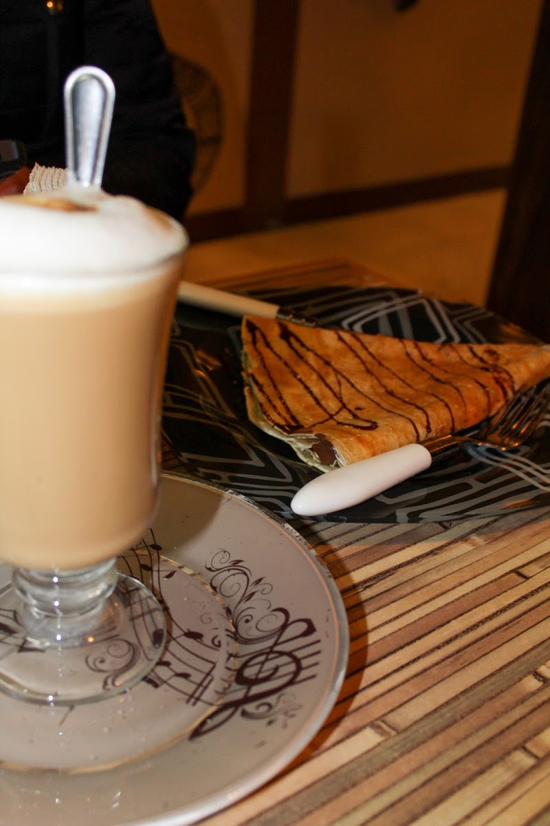 Catorce Gatos Cafe - 8
