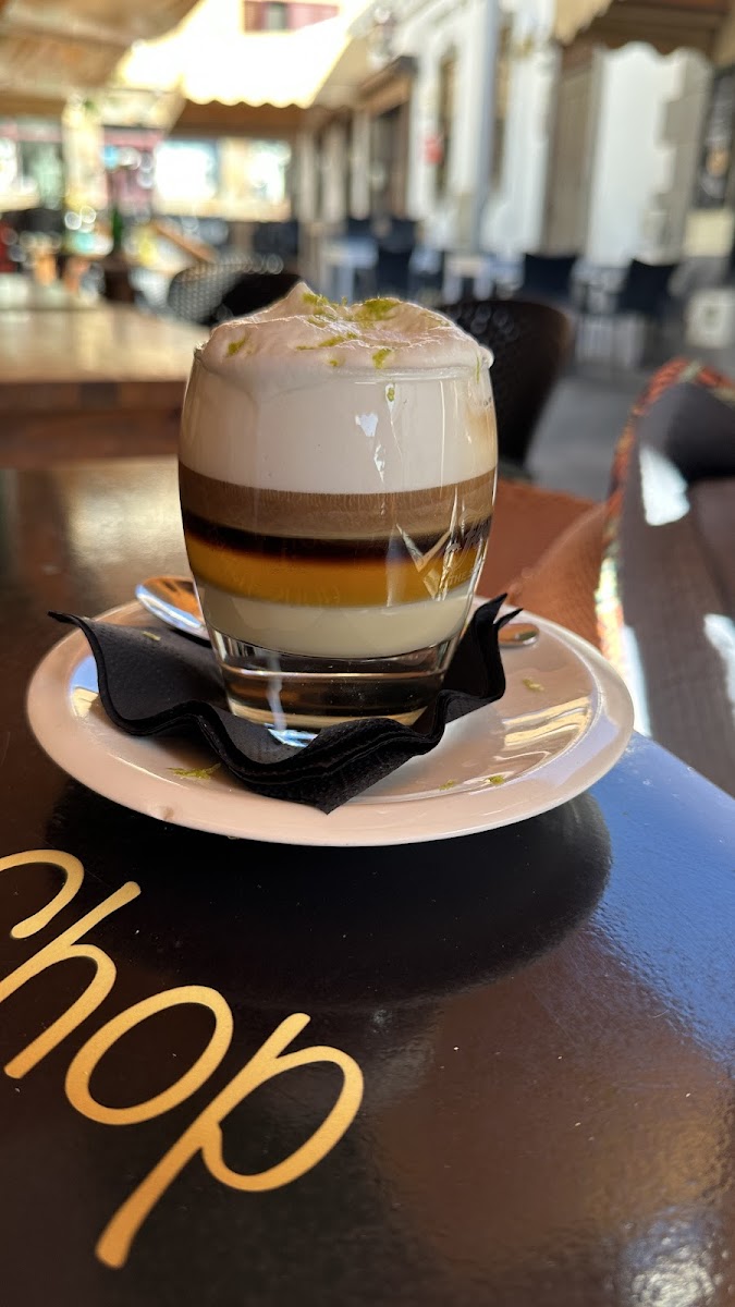 Confushion Lounge Pastry shop - 9