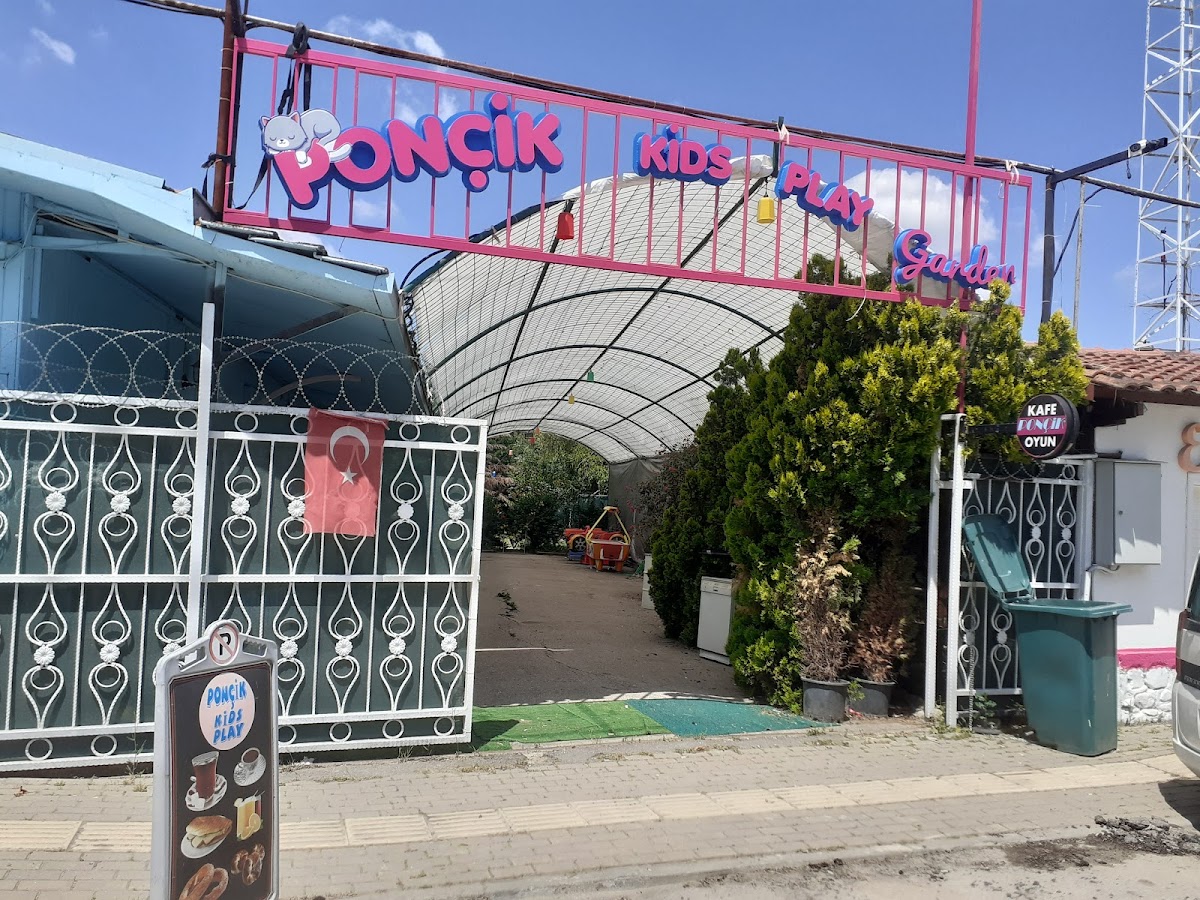Cafe Ponçik kids play (garden yunuseli)