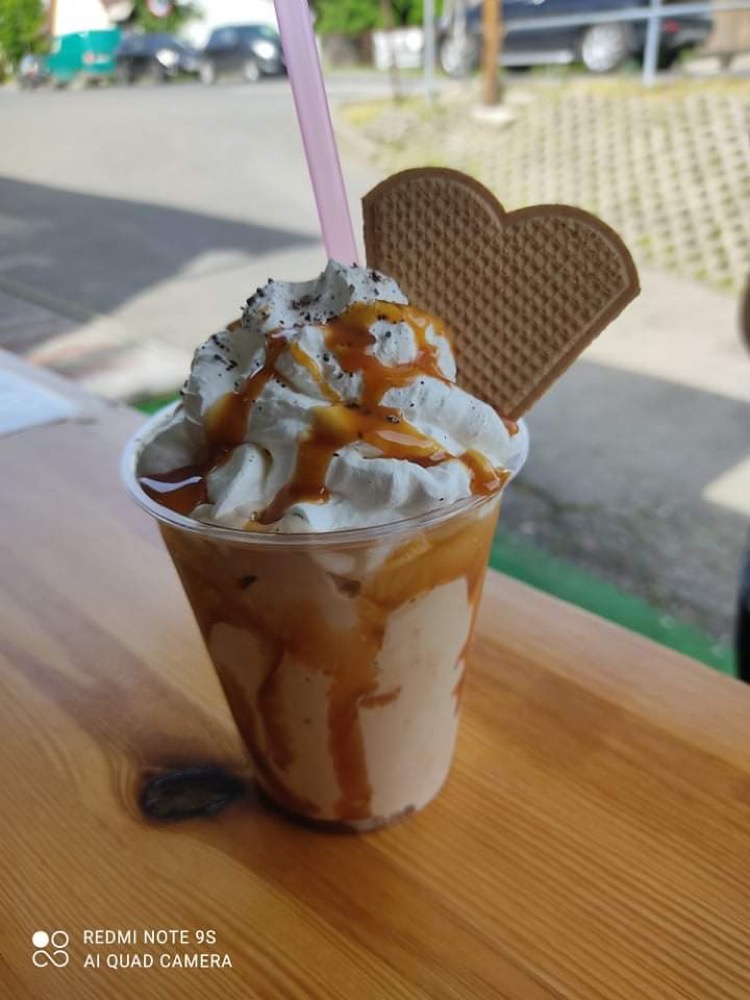 Słodki Gróniciek - lody, gofry, granity, kawa - 6