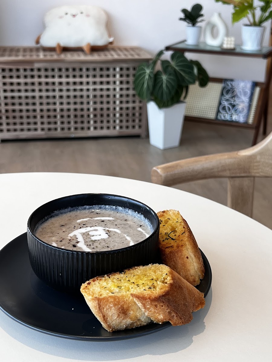 HouHou Sandwich Bar-Iconic Point - 7