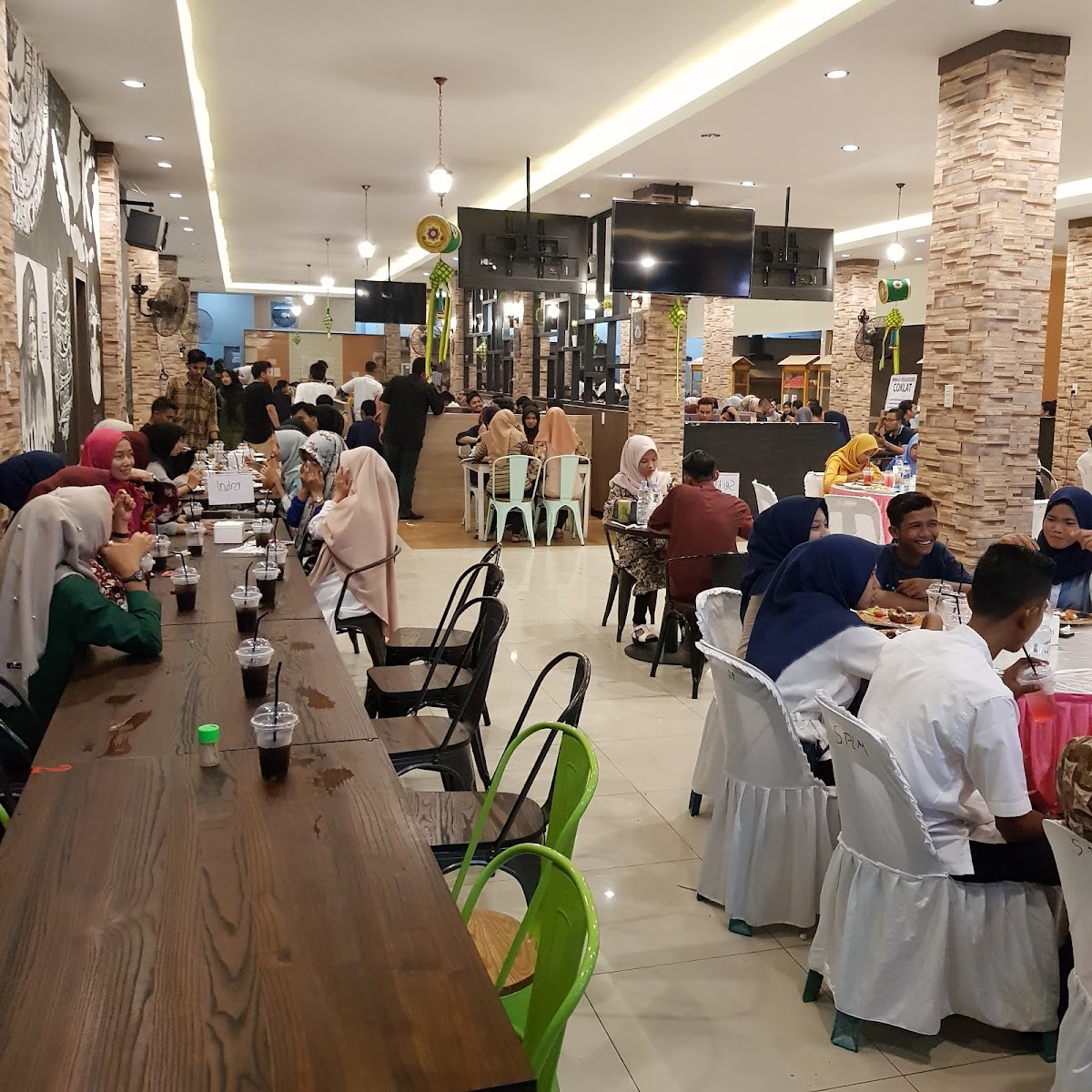 DePlanet Eleven Sport & Cafe - 10