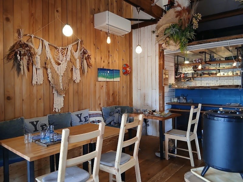 KAFUU 山の麓のやちむんcafeguesthouse