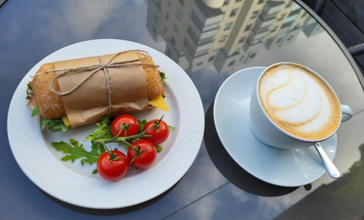 Kawiarnia Tu i Teraz - 4