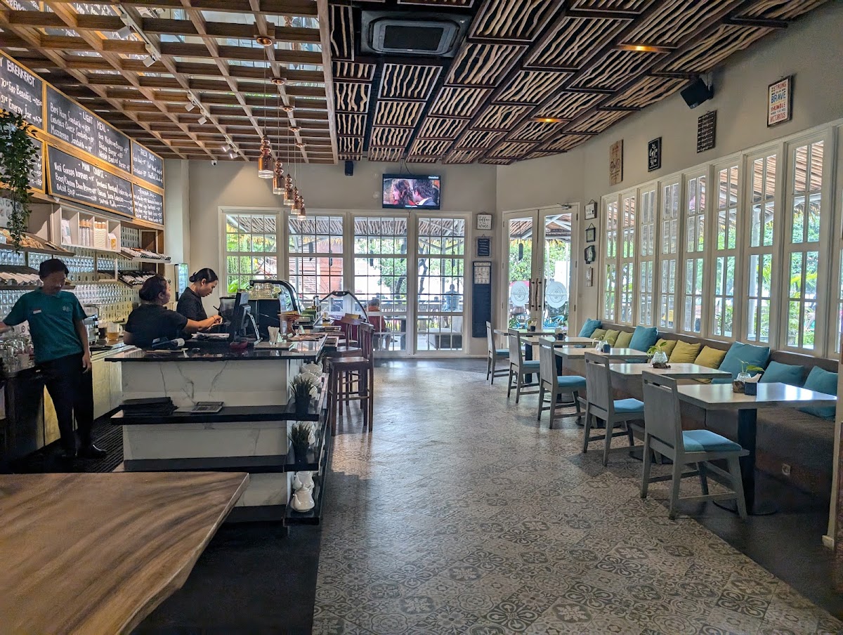 Coffee n Oven Kuta Beach - 4