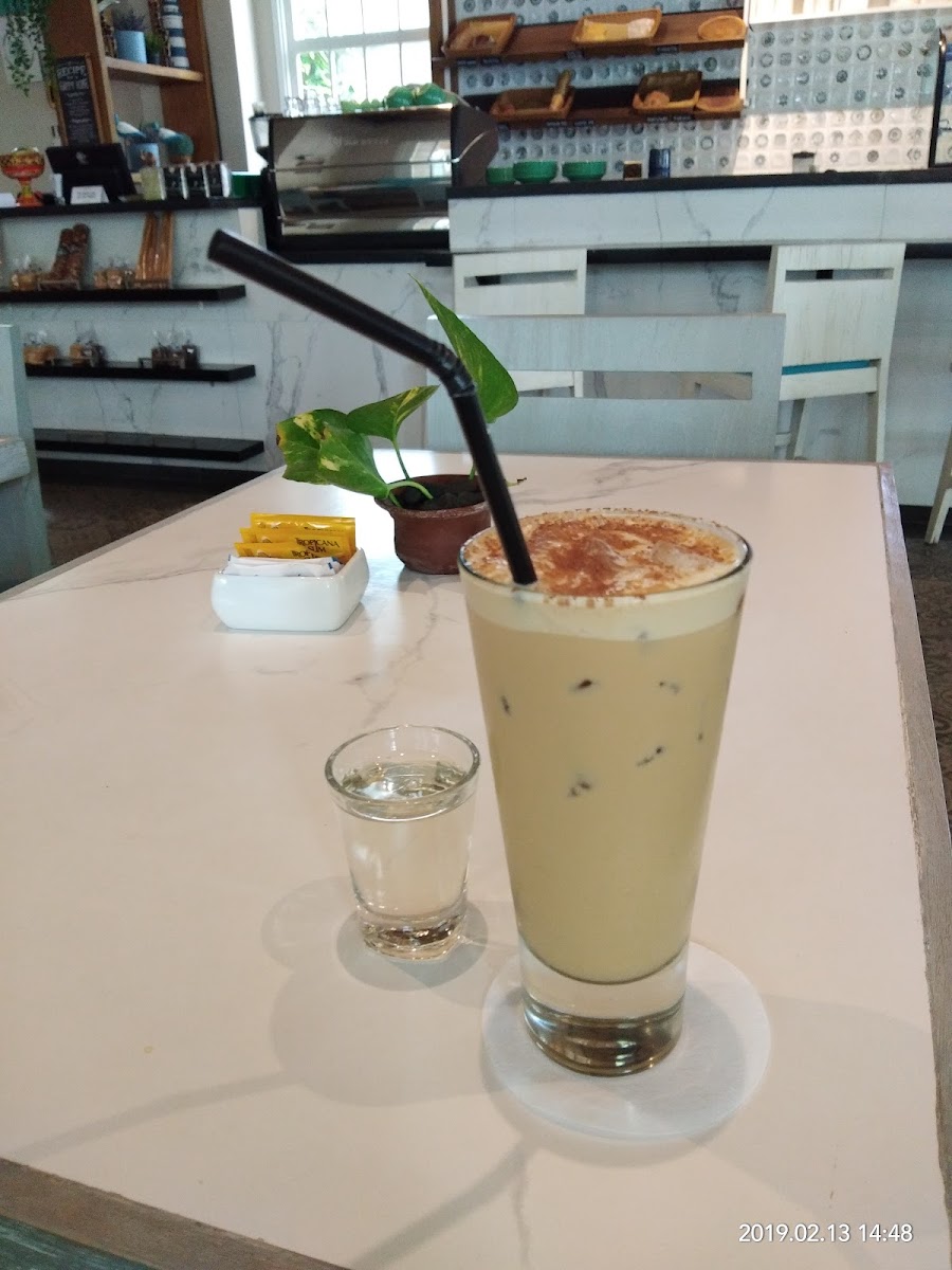 Coffee n Oven Kuta Beach - 5