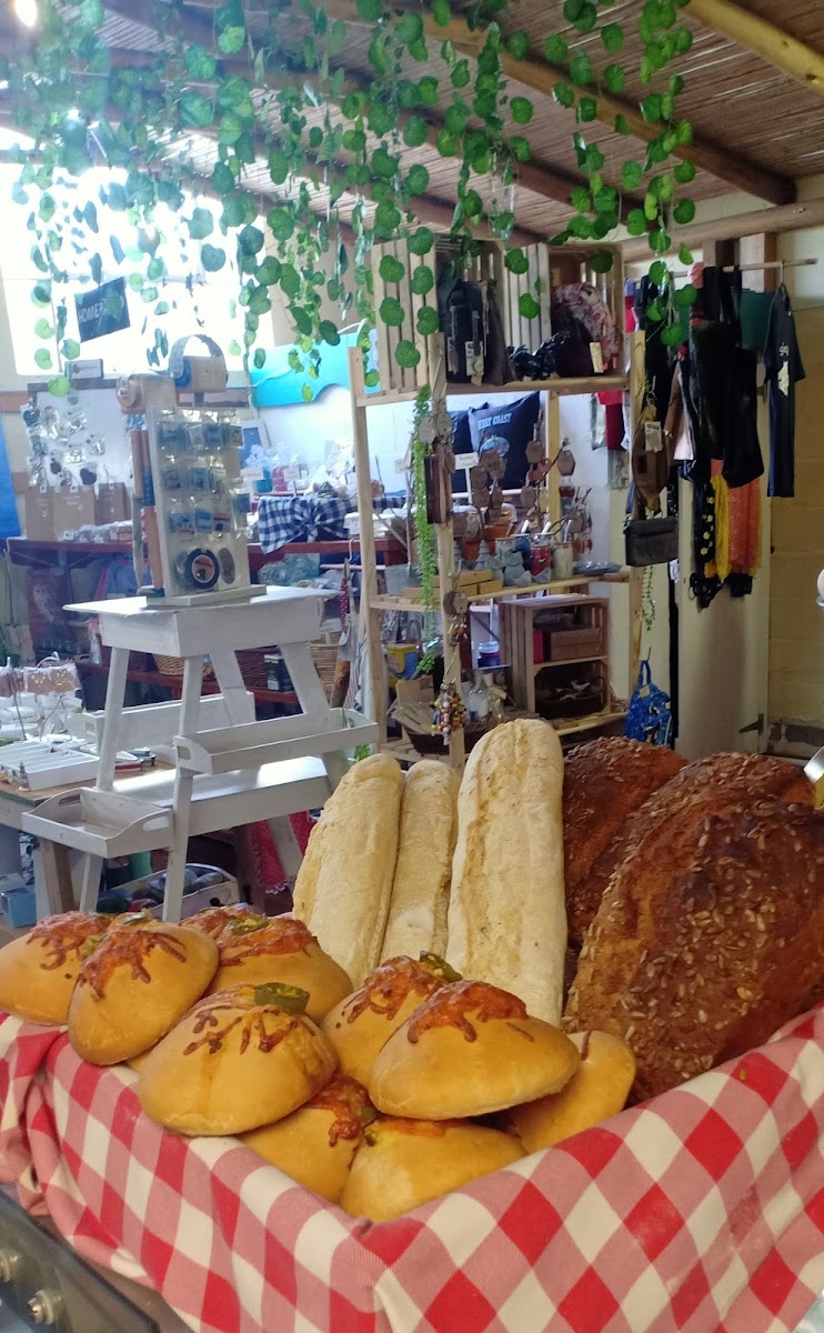 Poetsies Gifts & Deli - 3