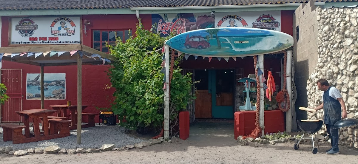 Poetsies Gifts & Deli - 4