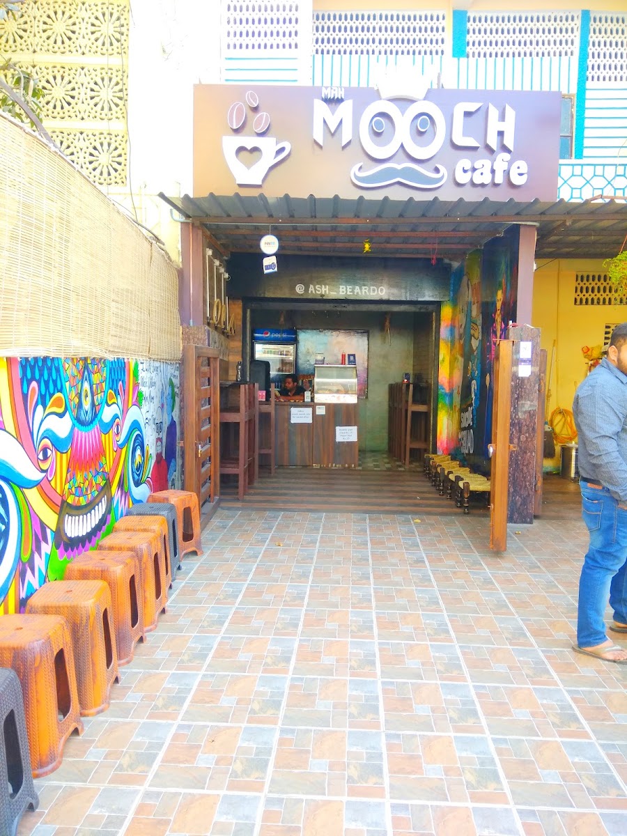 Mah Mooch Café