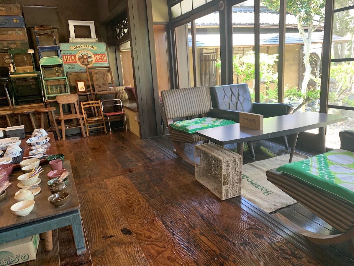 赤坂くるむ & 6W枇杷屋 & HEDGEHOG