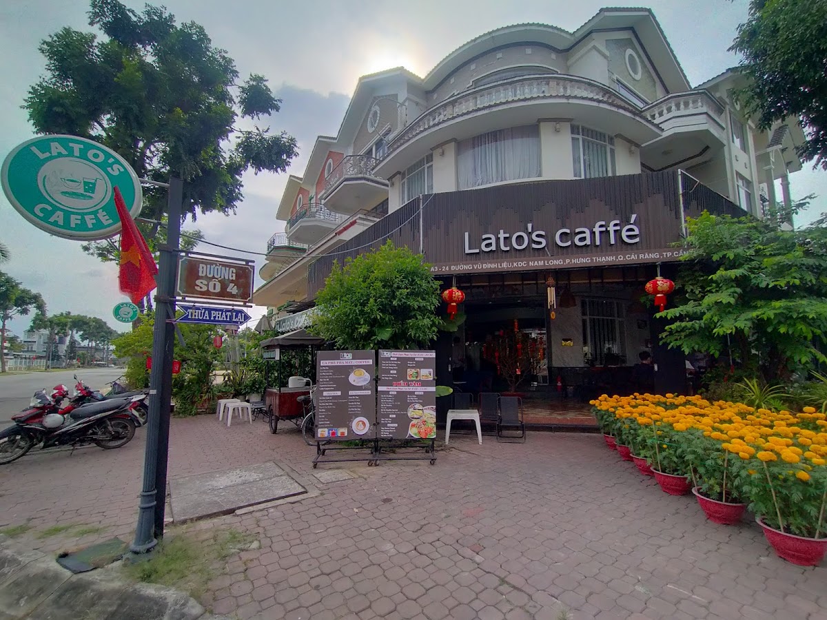 Cafe Lato's