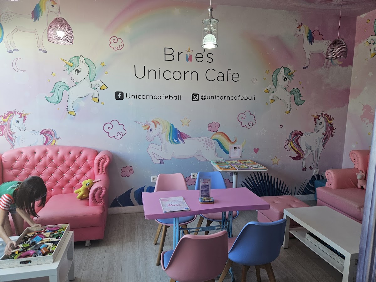 Brie's Unicorn Cafe and Pocket Pet Playground - 4