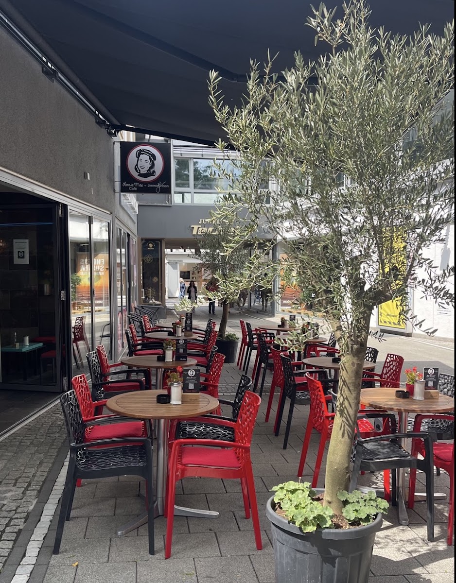 Larsie Mae Café by Jimmie Wilson - Darmstadt