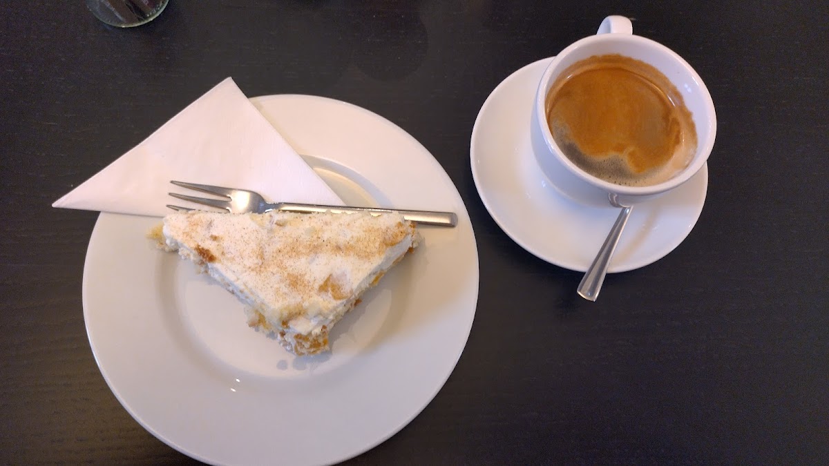 Ginkgogarten Cafe & Bistro - 9