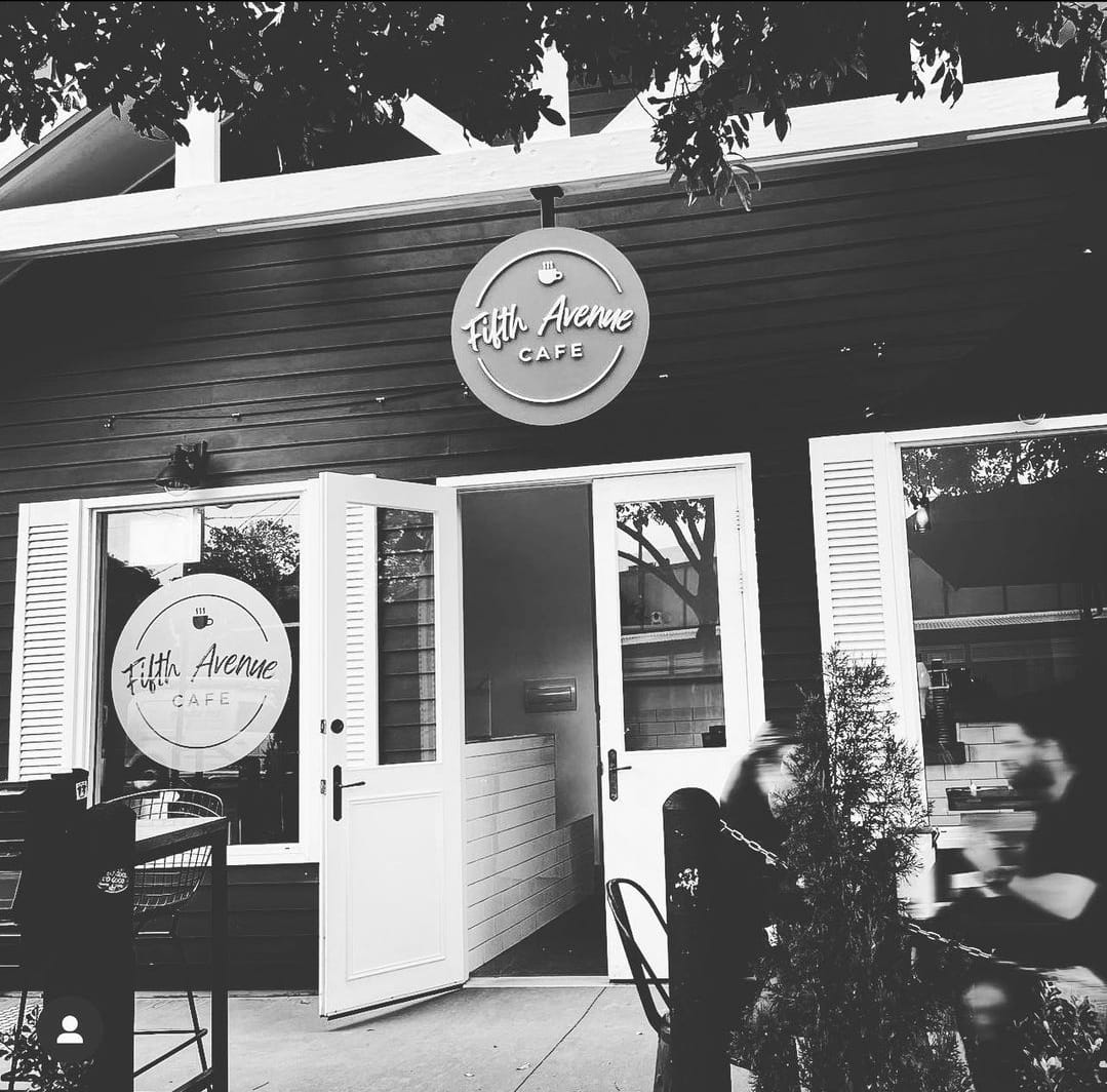 Fifth Avenue Cafe