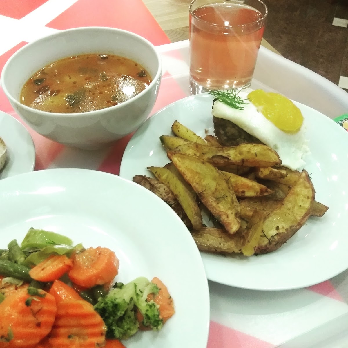 Yakva. Semeynoye Kafe-Stolovaya