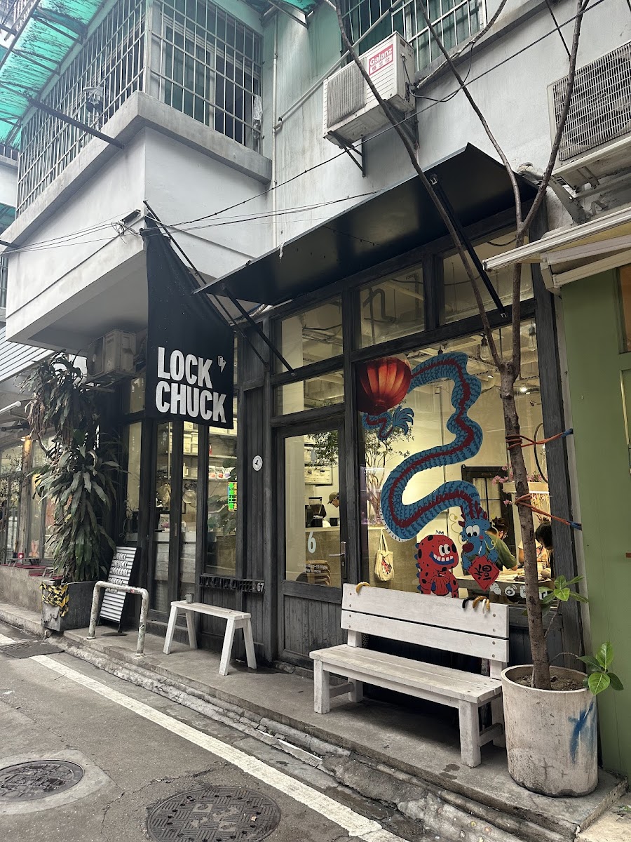 LOCKCHUCKCOFFEE