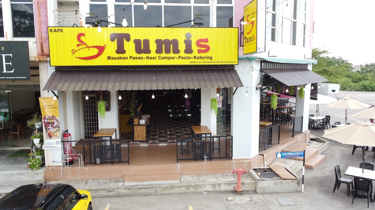TUMIS CAFE