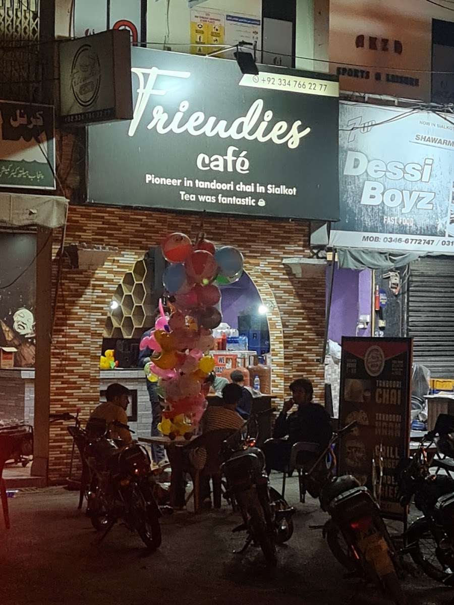 Friendies Cafe