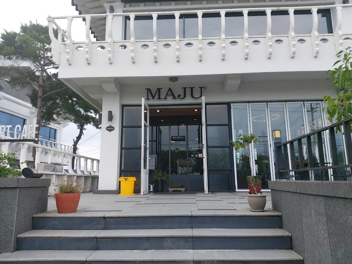 Cafe Maju